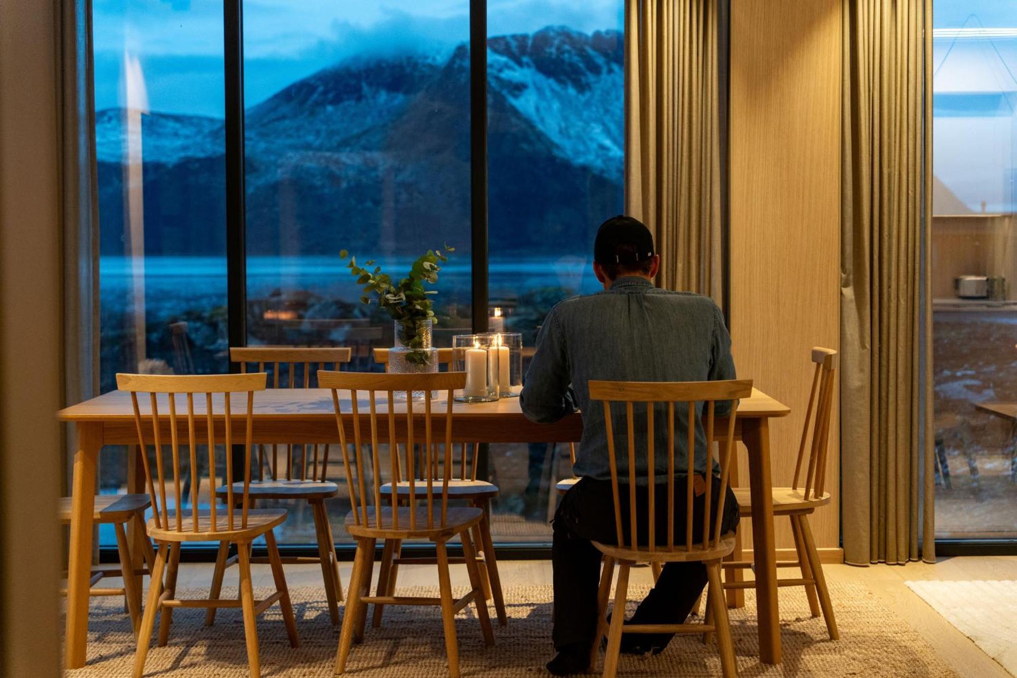 Luksushytte Med Jacuzzi, Summer&Winter Retreat Lyngvaeret Luaran gambar