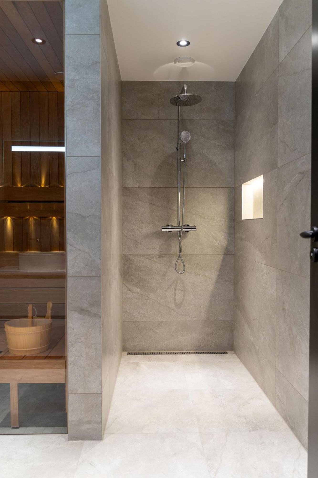 Luksushytte Med Jacuzzi, Summer&Winter Retreat Lyngvaeret Luaran gambar