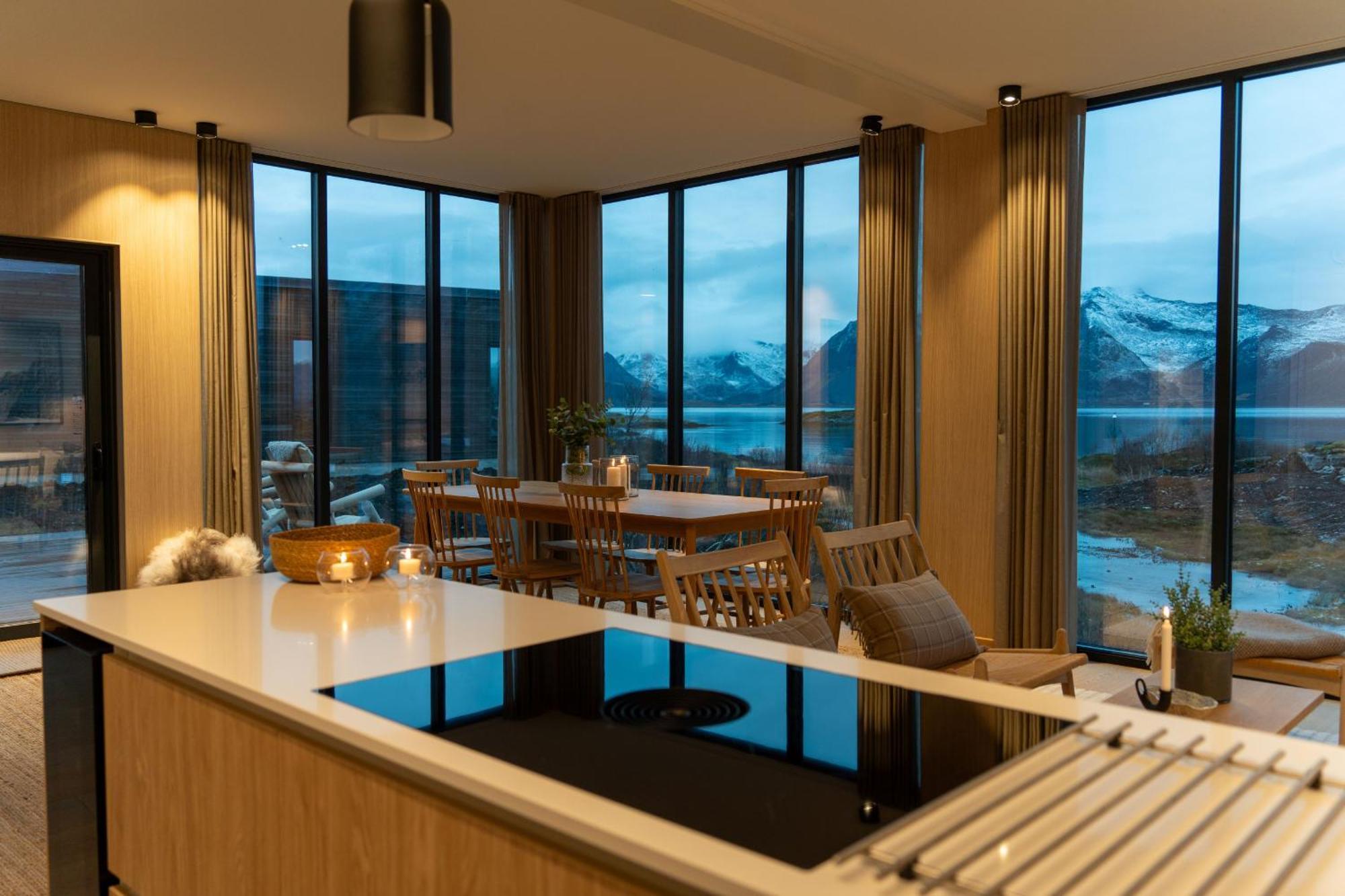 Luksushytte Med Jacuzzi, Summer&Winter Retreat Lyngvaeret Luaran gambar