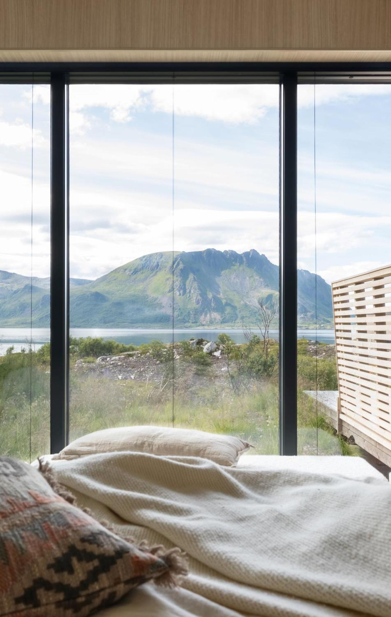 Luksushytte Med Jacuzzi, Summer&Winter Retreat Lyngvaeret Luaran gambar